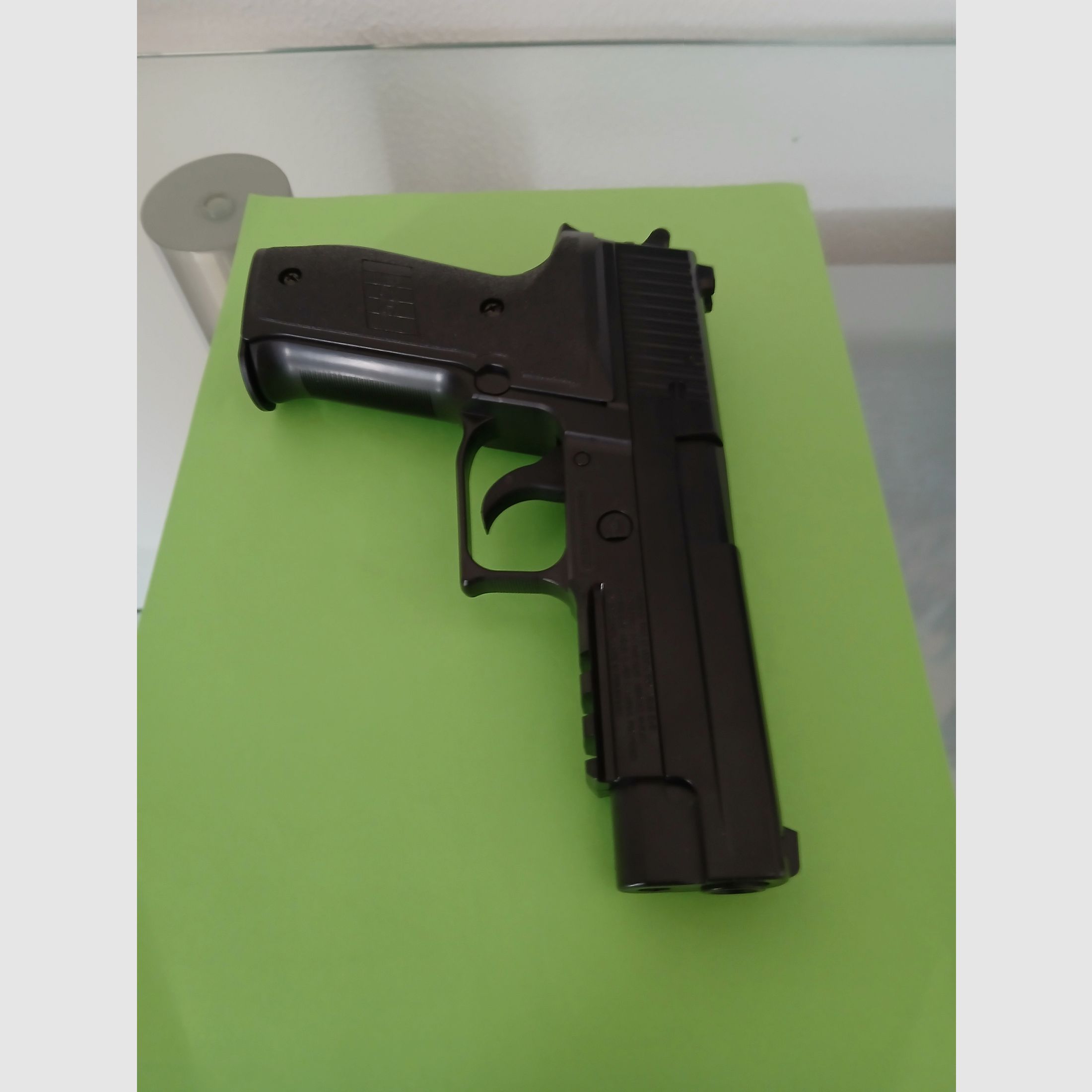 Neuwertige Softairpistole! Airsoftpistole von SIG SAUER mit Garantie! Luftpistole 