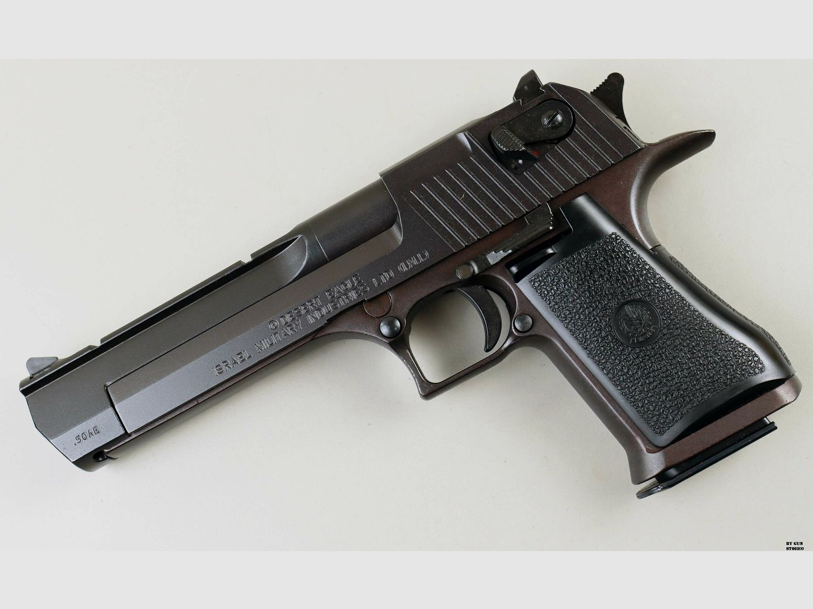 Pistolet IMI Israel Military Industries mod. Desert Eagle cal. 50 AE n° de série 31201719, image 2 sur 17