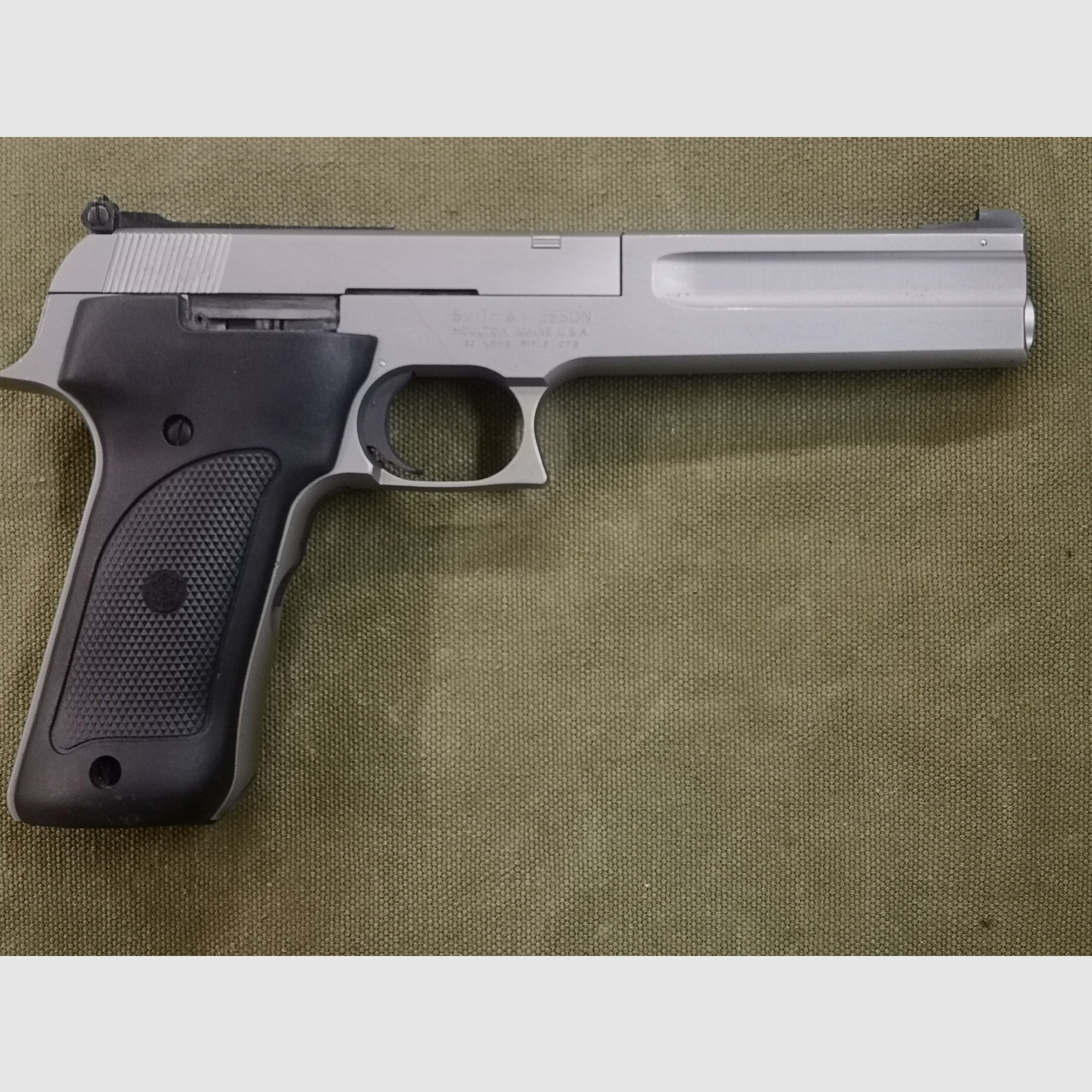 Smith & Wesson Model 2206 przed zakazem .22lr, zdjęcie 2 z 9