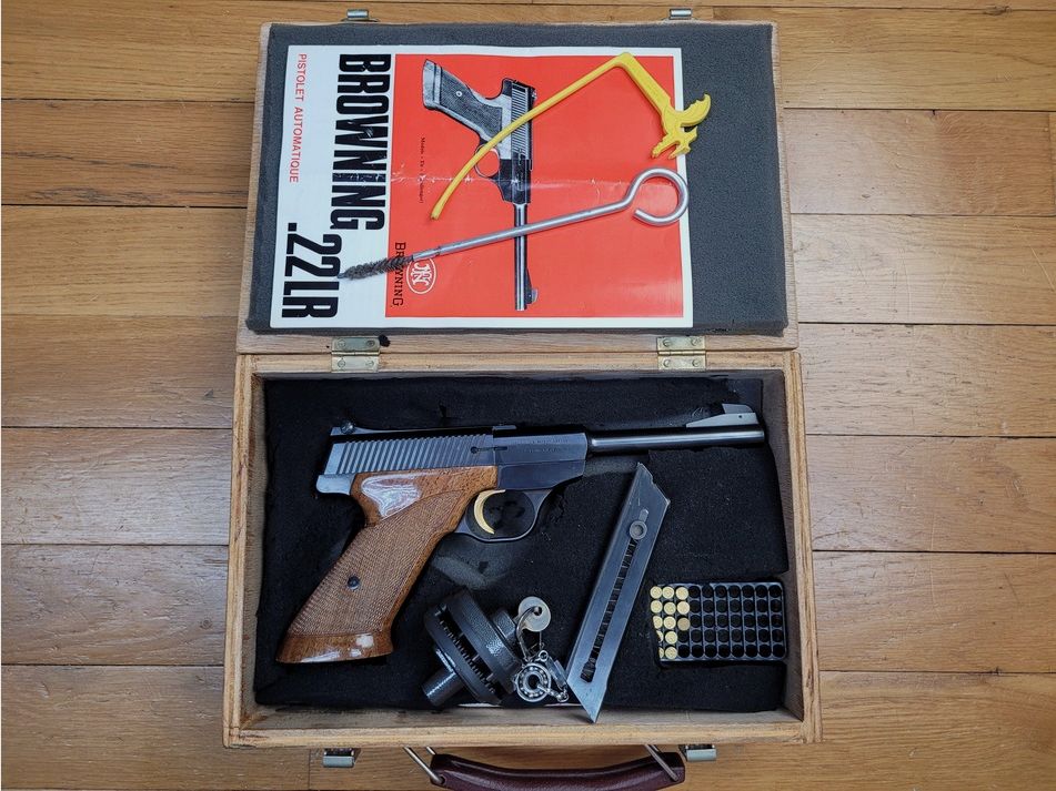 Very nice Herstal "Challenger" 22 LR target pistol – 10 rounds – 2 magazines – Browning patent – Box, chamber indicator, cleaning rod and manual – Excellent condition – TBE++, image 1 of 20