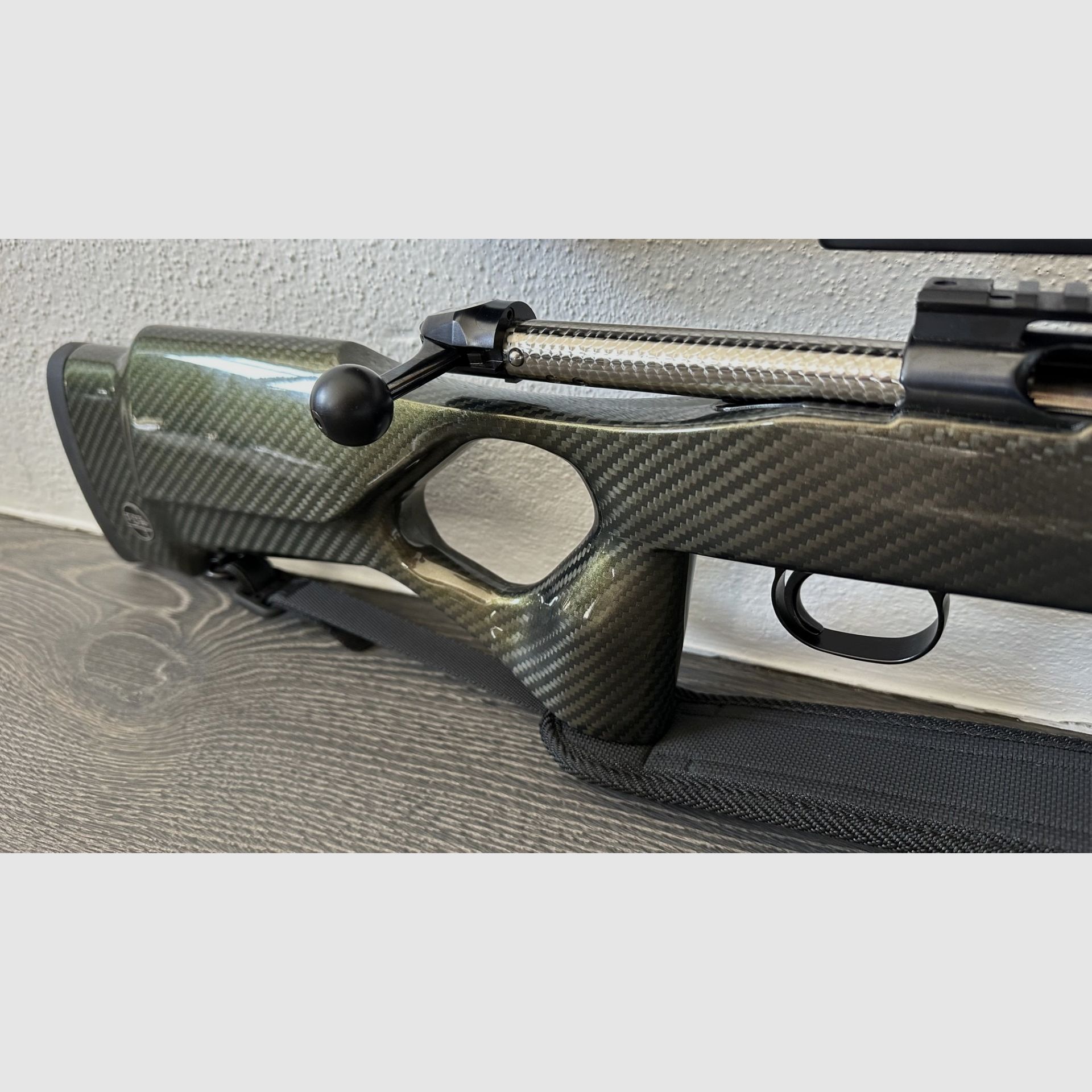 FBT Revolution für Tikka T3x Lite inklusive Schalldämpfer FBT INA OBS 32 sowie ATN X-Sight 4K Pro 5–20x Zielfernrohr