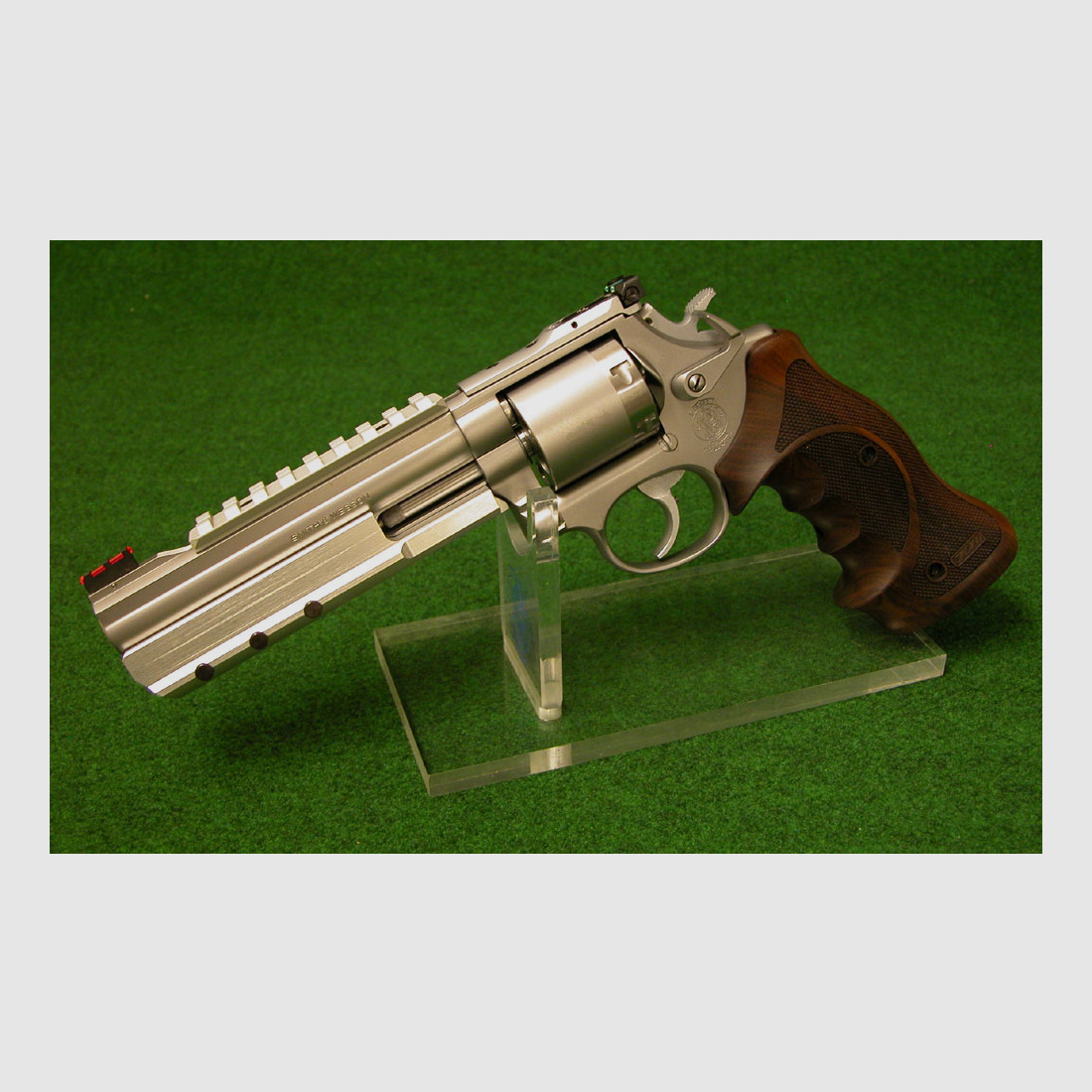 White Diamond Classic Champion 686  6"Zoll 357 Magnum