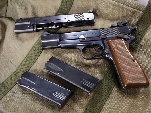 FN Browning HP 9mm Para mit WS Peters Stahl PSWIII .22lr