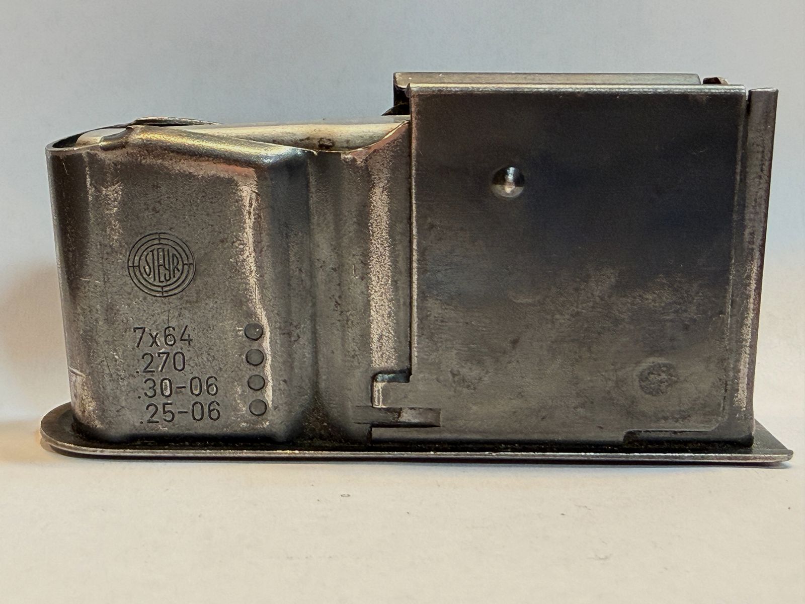 Steyr Mannlicher Luxus magazine