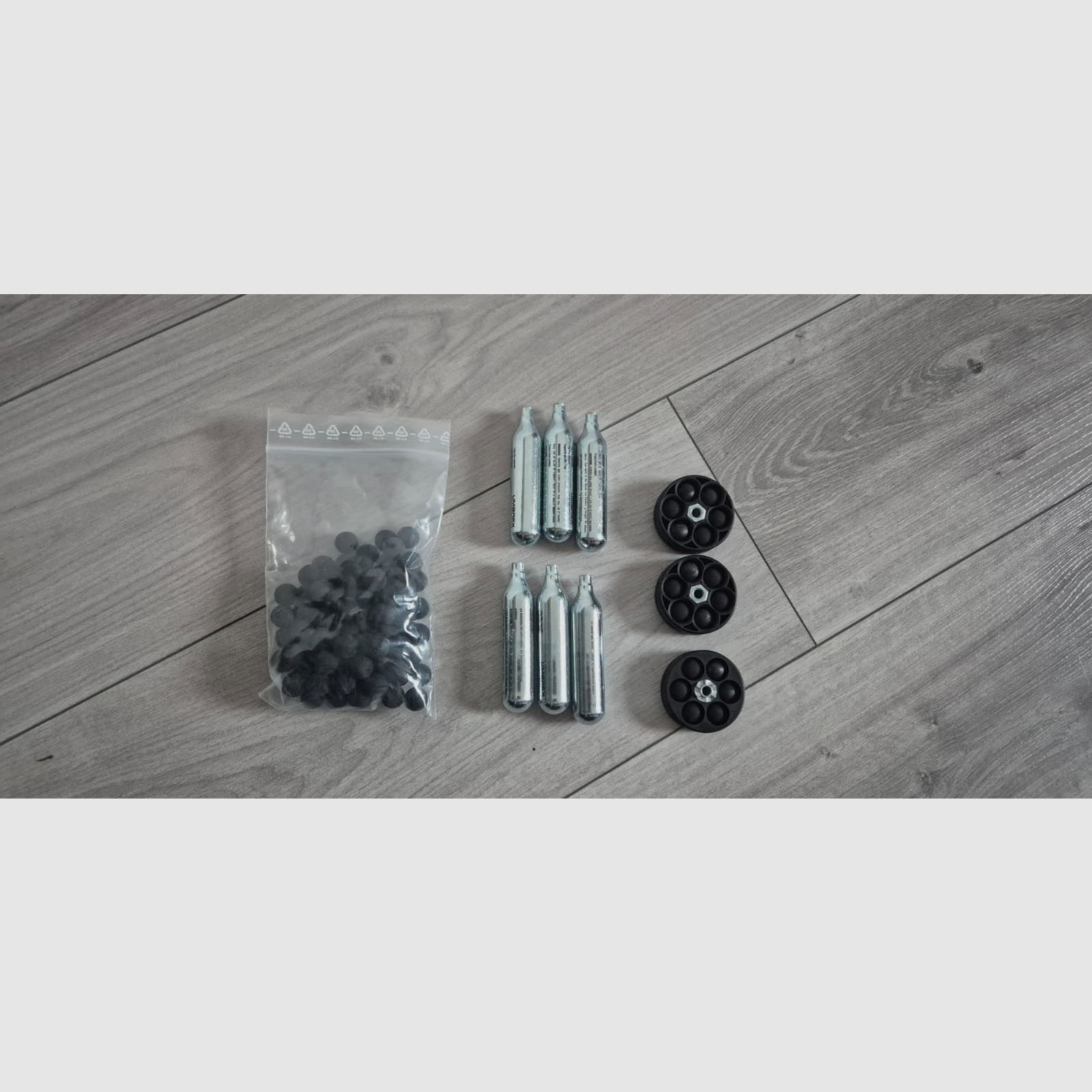 Used Umarex Home Defense T4E Revolver HDR 50 TR cal.50 with accessories