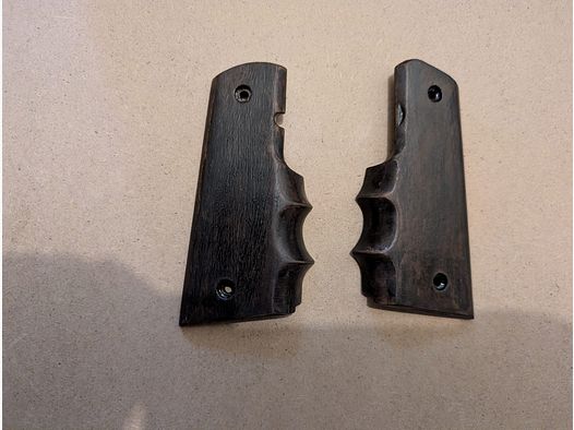 Coque de poignée Combat en bois pour Colt 1911 (également adaptée avec un peu de travail pour Umarex 1911 ou autres dérivés de pistolets à blanc)