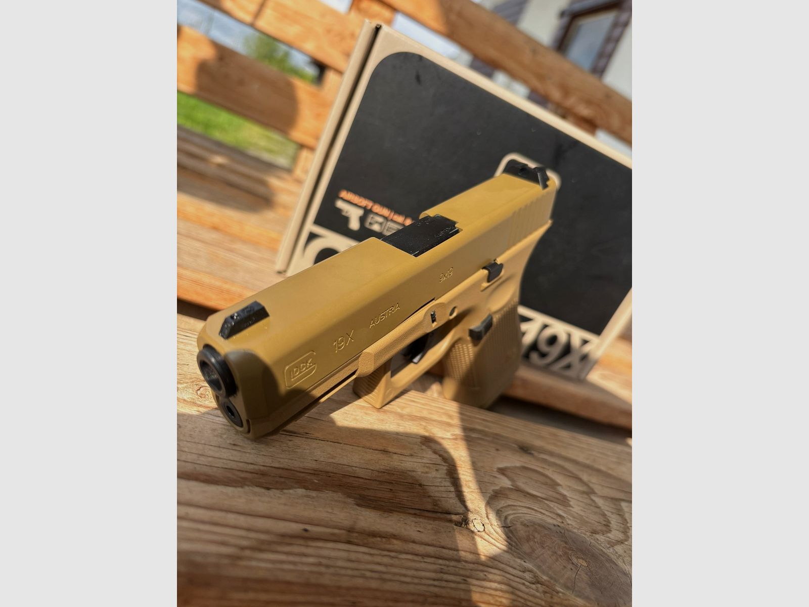 Glock 19X Tan GBB und m9 