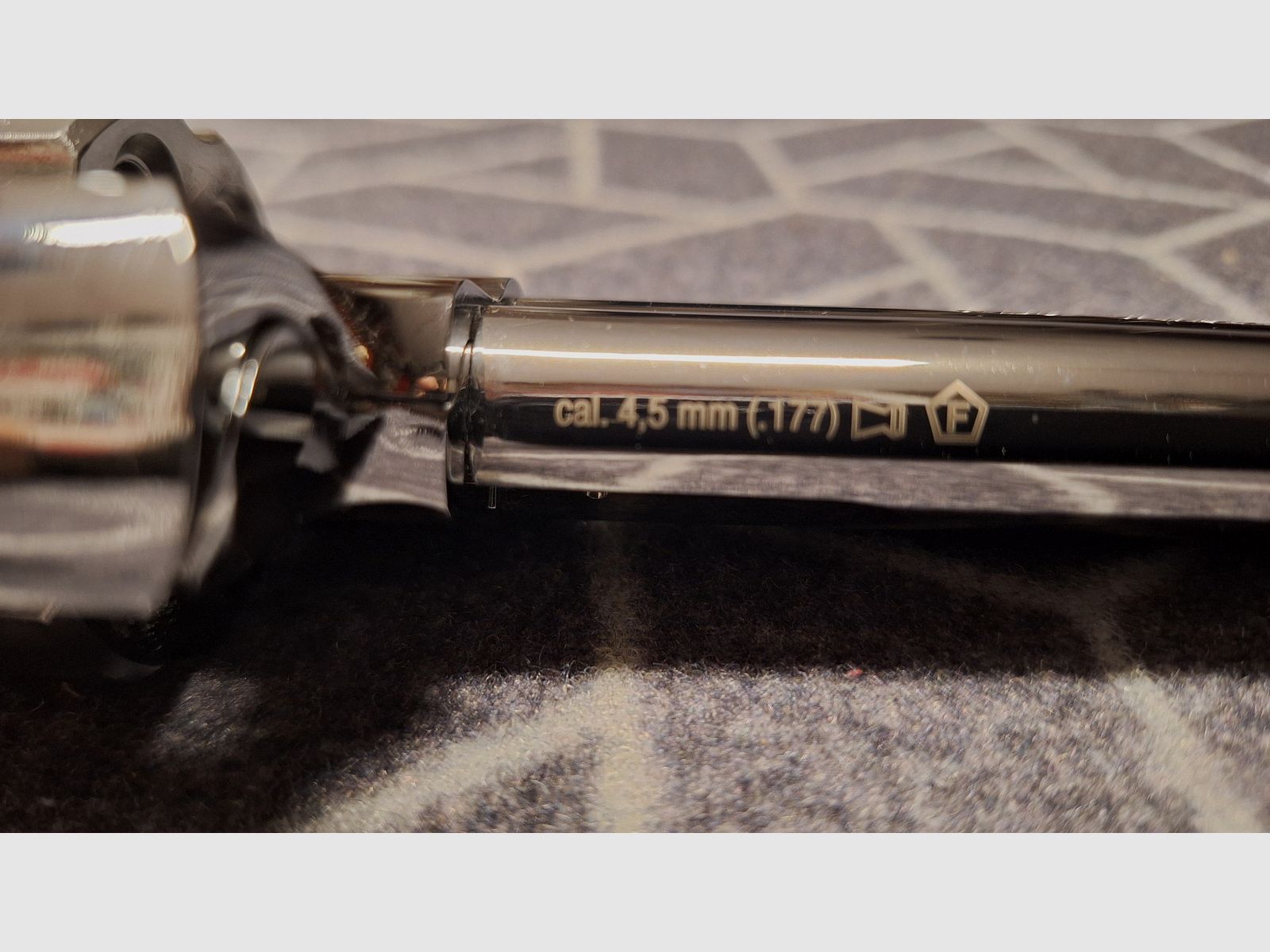 Smith & Wesson 629 Classic 5 inch steel finish Co2 revolver caliber 4.5 mm diabolo NEW!