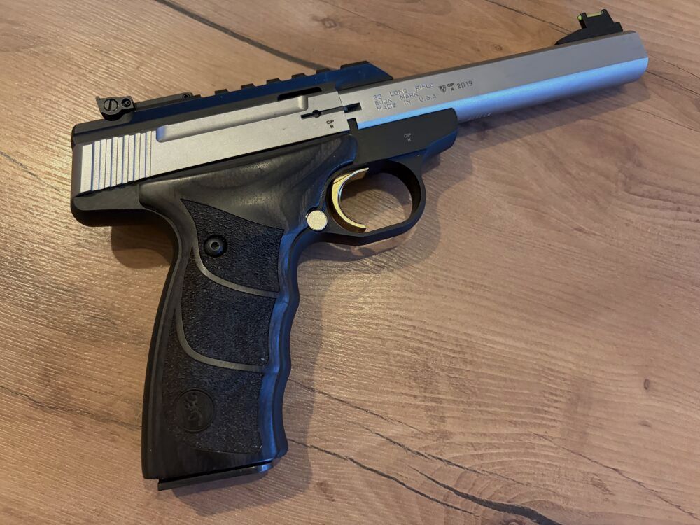 Browning Buck Mark Stainless UDX .22lr z szyną Picatinny