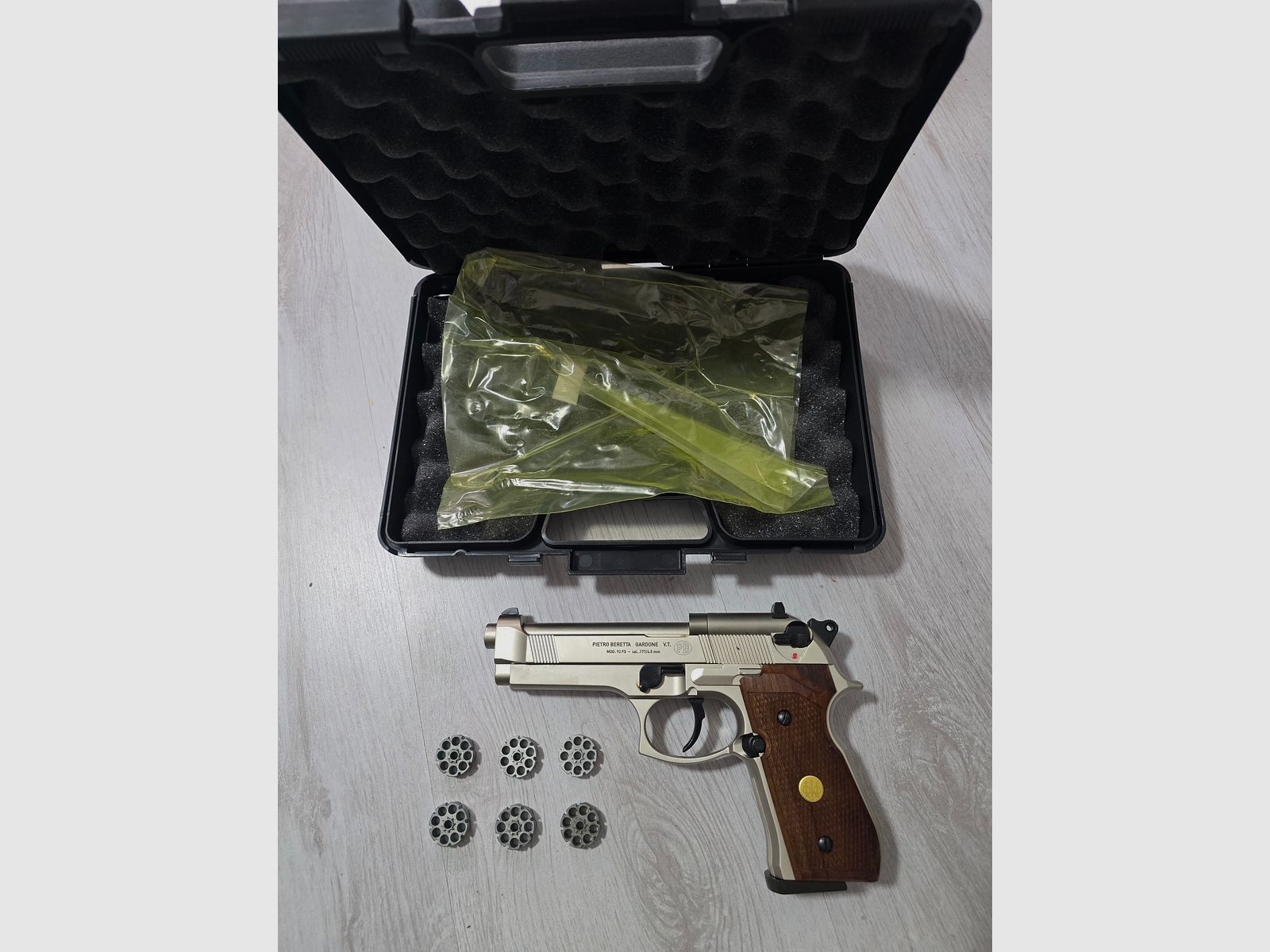 BERETTA M92FS NICKEL, WOOD GRIPS 6 MAGAZINES AND CASE !!