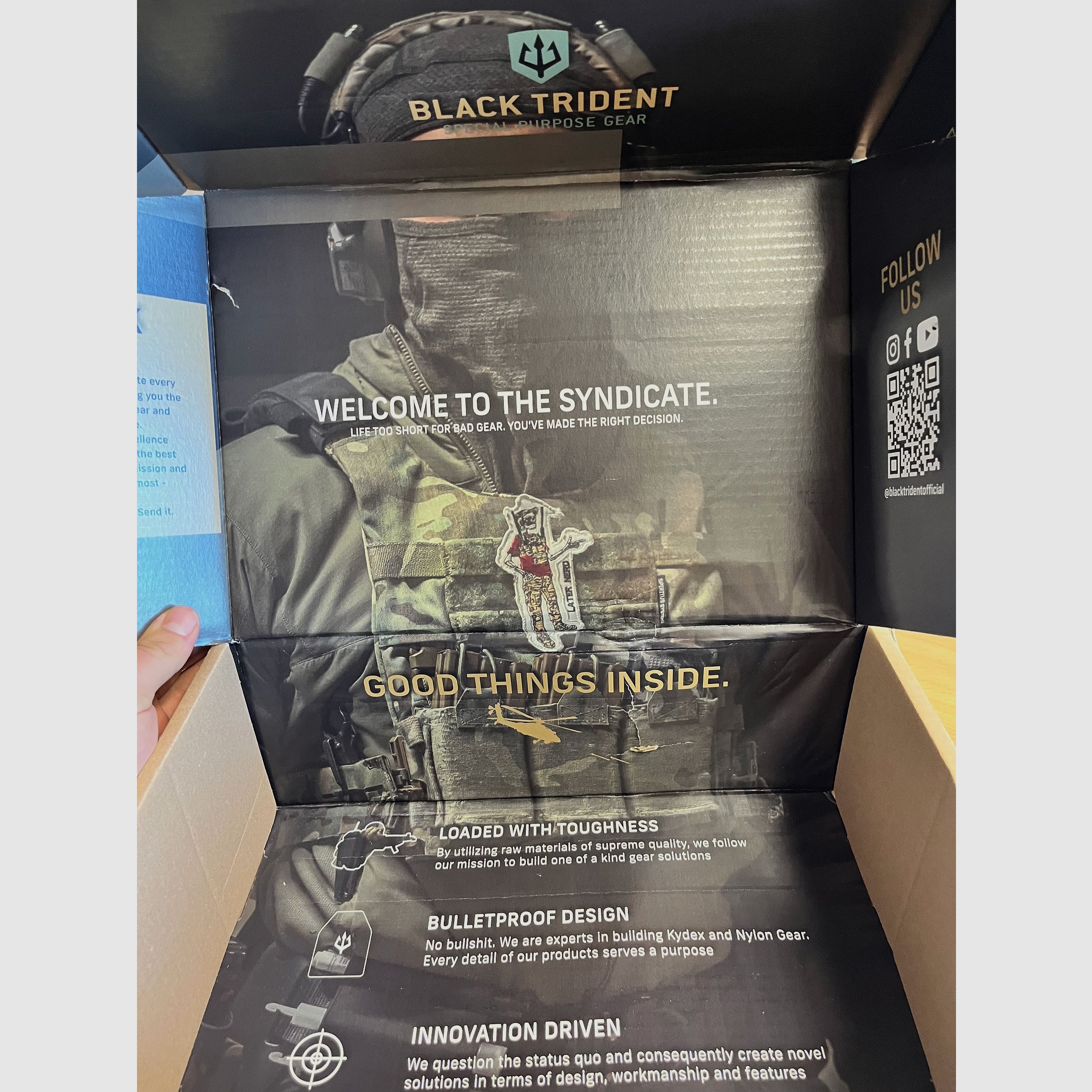 Schwarzer Dreizack-Halter+Kampfgürtel