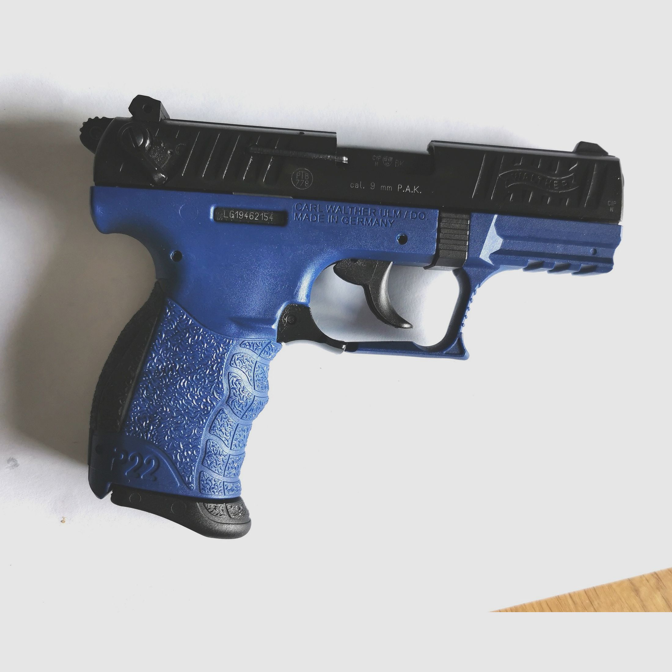 Reserviert! Walther P22 9mm P.A.K. Frei ab 18 Jahre guter Zustand  PTB 778 , Blue Star schon lange Ausverkauft !