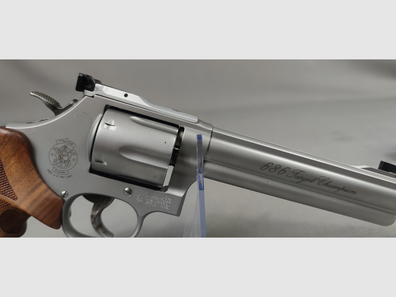 Smith & Wesson 686-6  Target Champion 