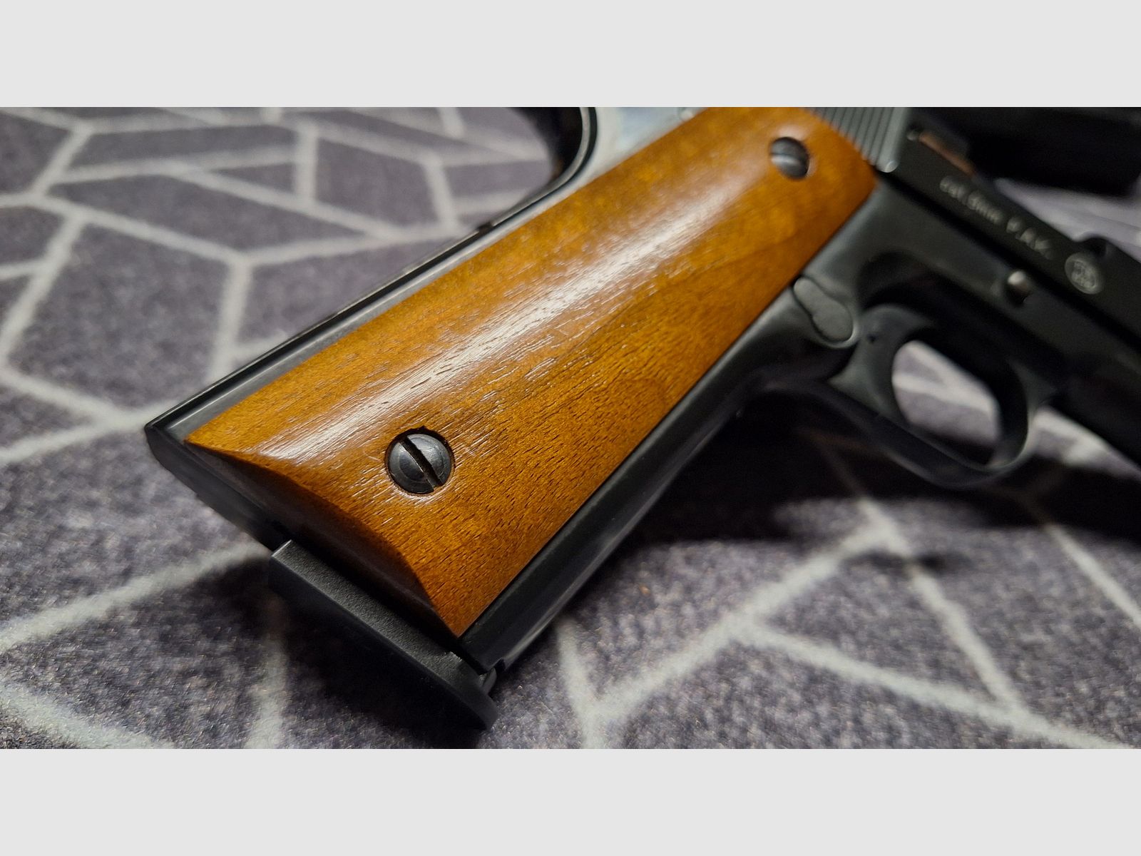 Colt Government 1911 A1 SRS pistol black wooden grips 9 mm P.A.K. new!