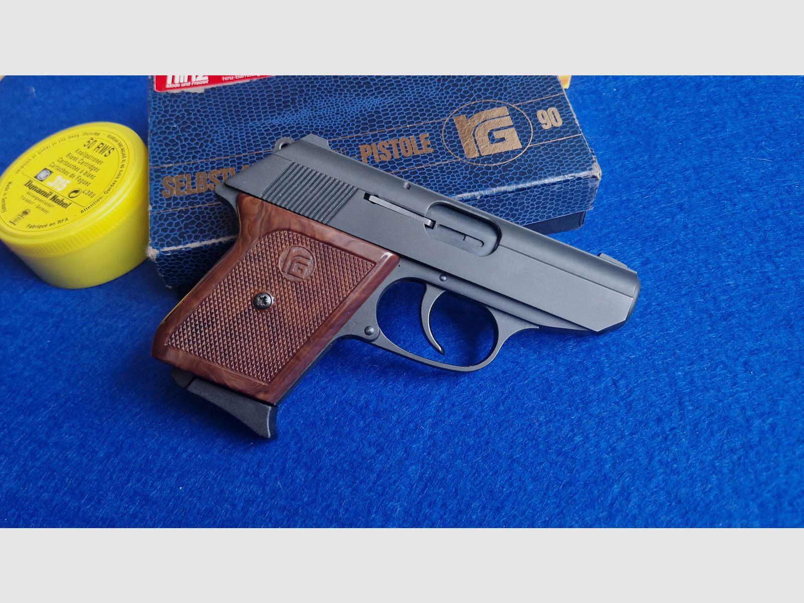Röhm RG 90 pistol in caliber .315k with a can of blank cartridges ammunition starting shot New Year's Eve