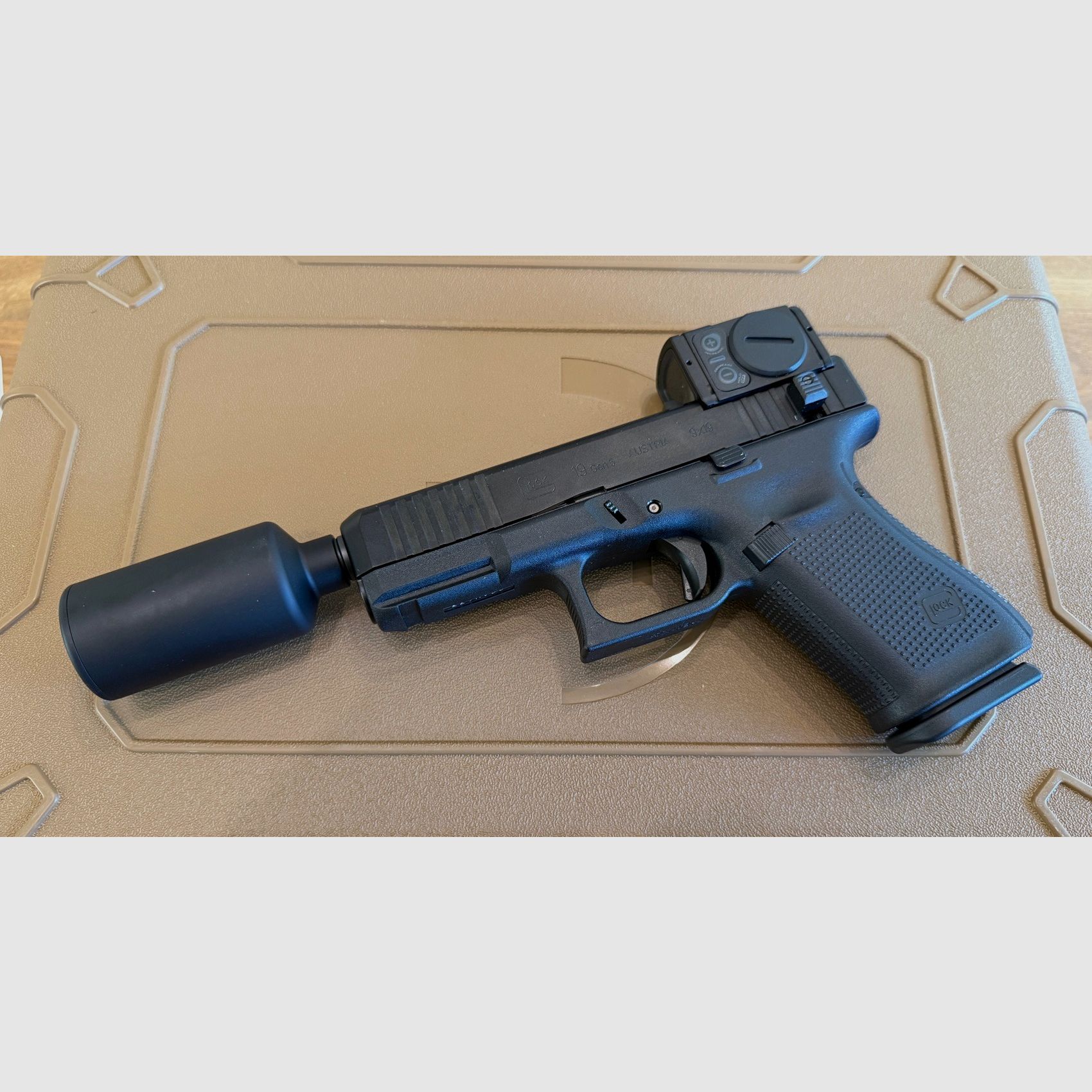 Brügger & Thomet (B&T) Glock 19 Hush Puppy Set incl. suppressor caliber 9mm Luger