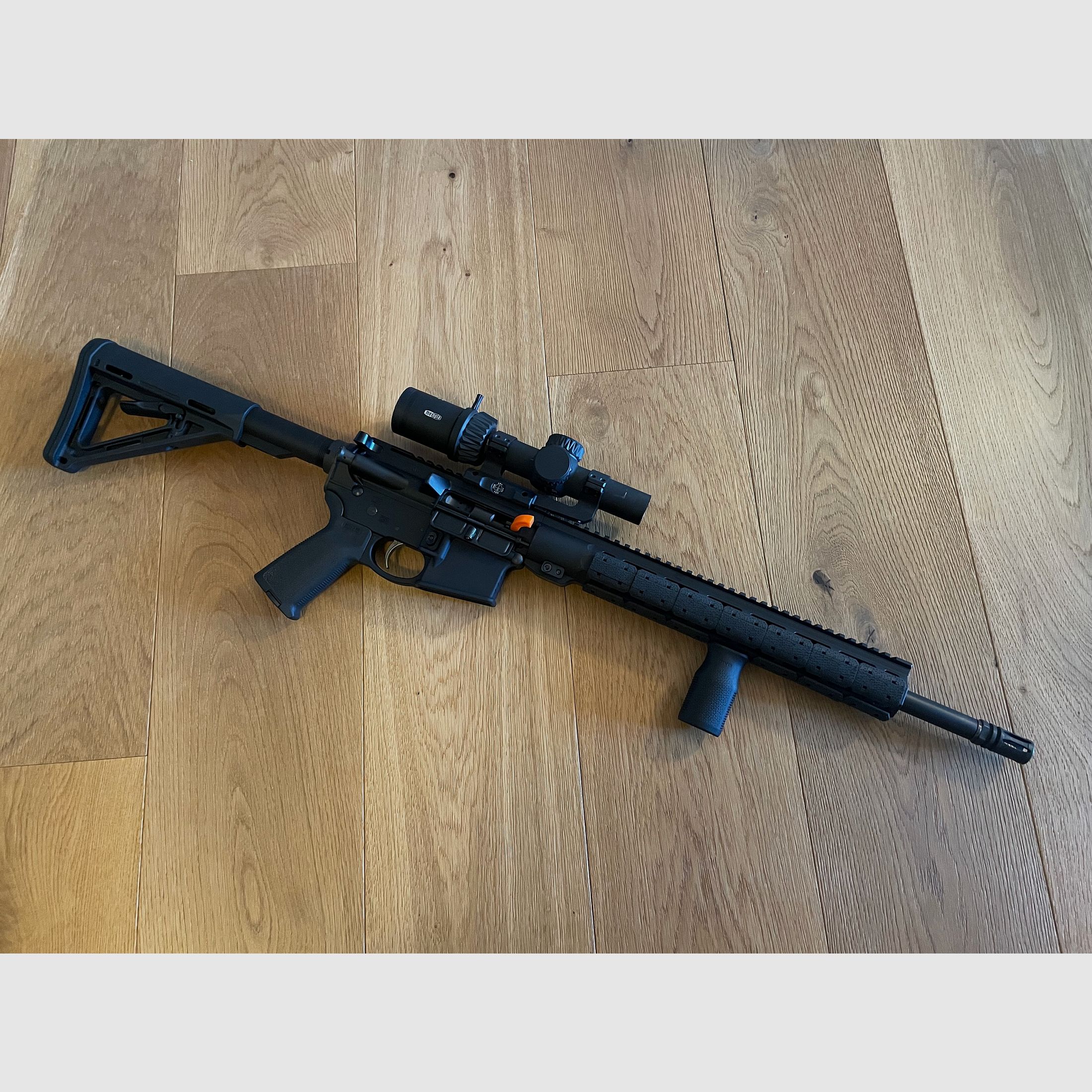 Savage Arms MSR 15 Recon 2.0 AR15 inkl. Zubehör .223 REM