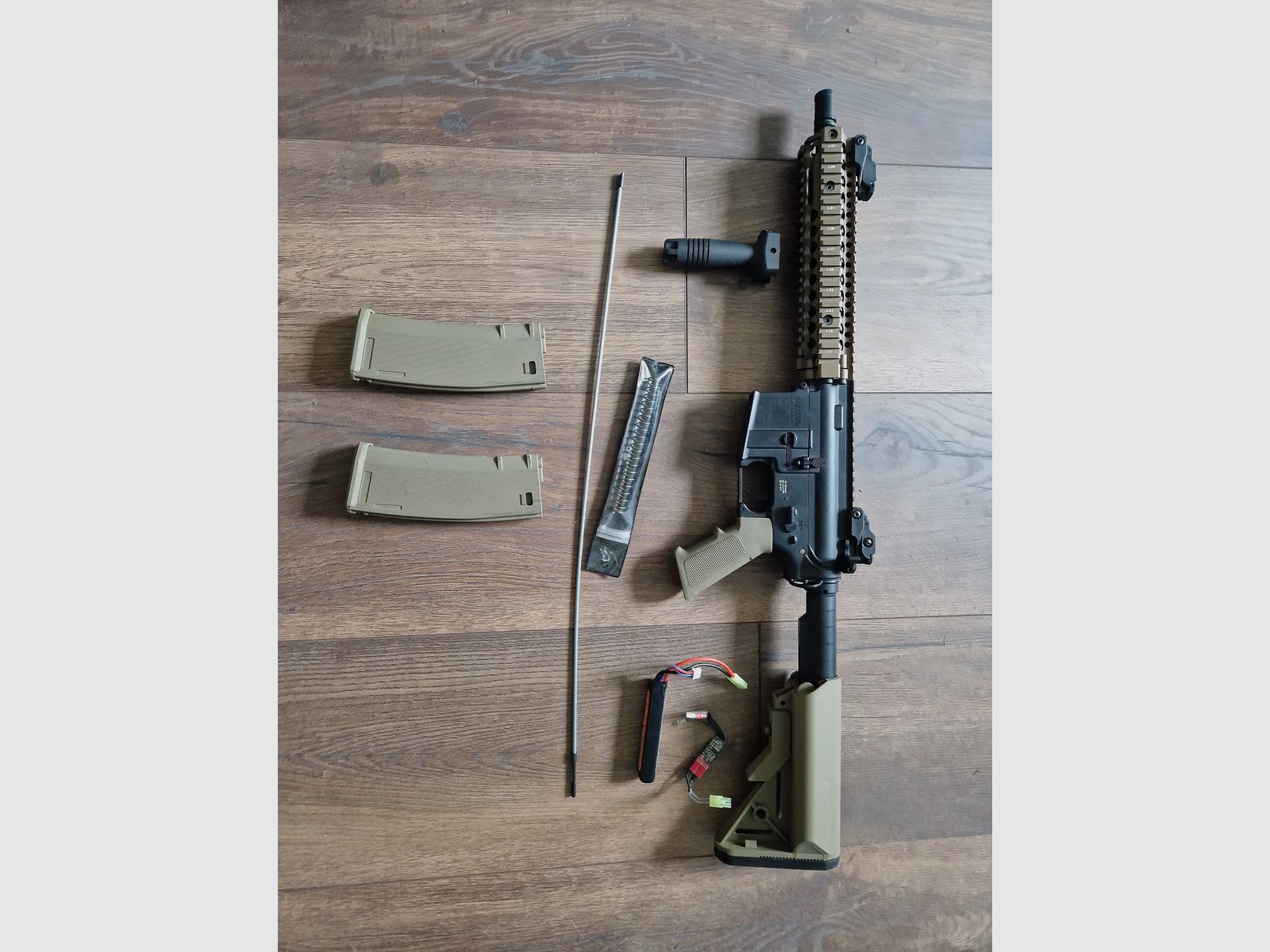 Daniel defense Mk18 Specna Arms SA-C19 AEG 1.5 Joule con batería