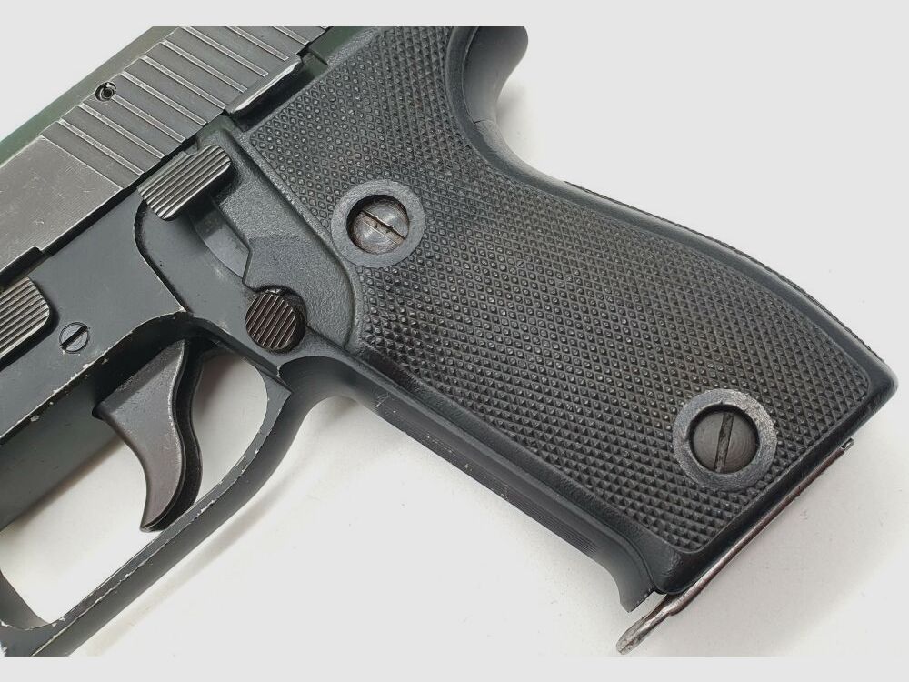Sig Sauer P225, P6