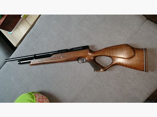 Rifle de aire Weihrauch HW 100 T FSB silenciador como nuevo, sin disparar, en excelente estado con mucho equipo, especialmente un nuevo cartucho.