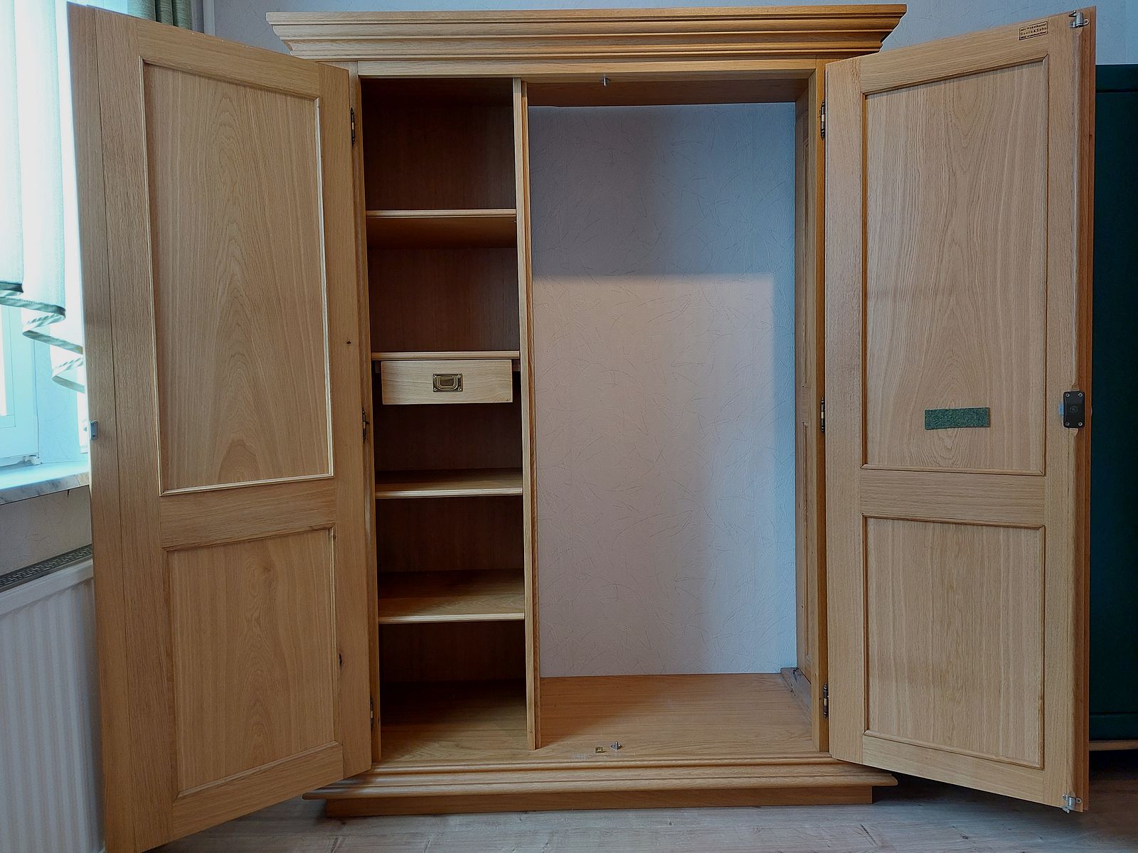 Jagdschrank Waffenschrank Schrank Eiche hell massiv Landhaus-Stil 180x140x55cm für Tresor