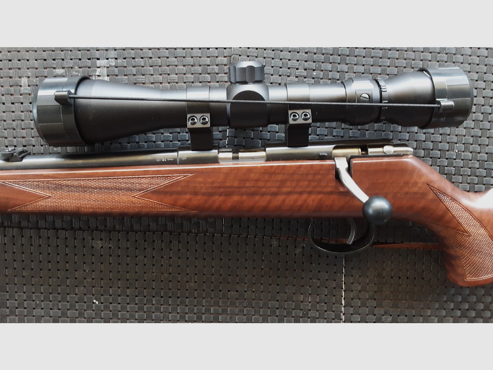 Repetierbüchse Anschütz 1416 Kaliber 22 l.r.  mit Glas Walther 3-9x 40 NEUWERTIG !