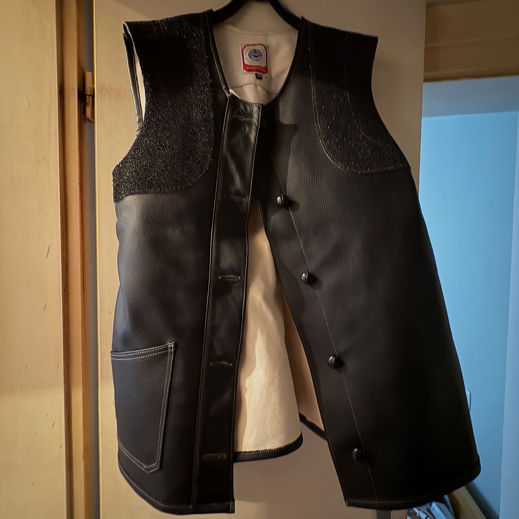 Schwarze Damen Schiessweste, Ge.38