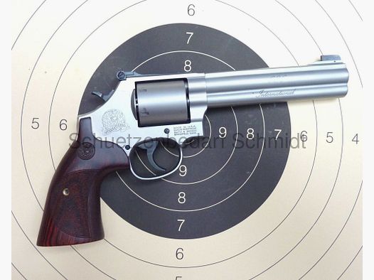 Smith & Wesson	 686 International