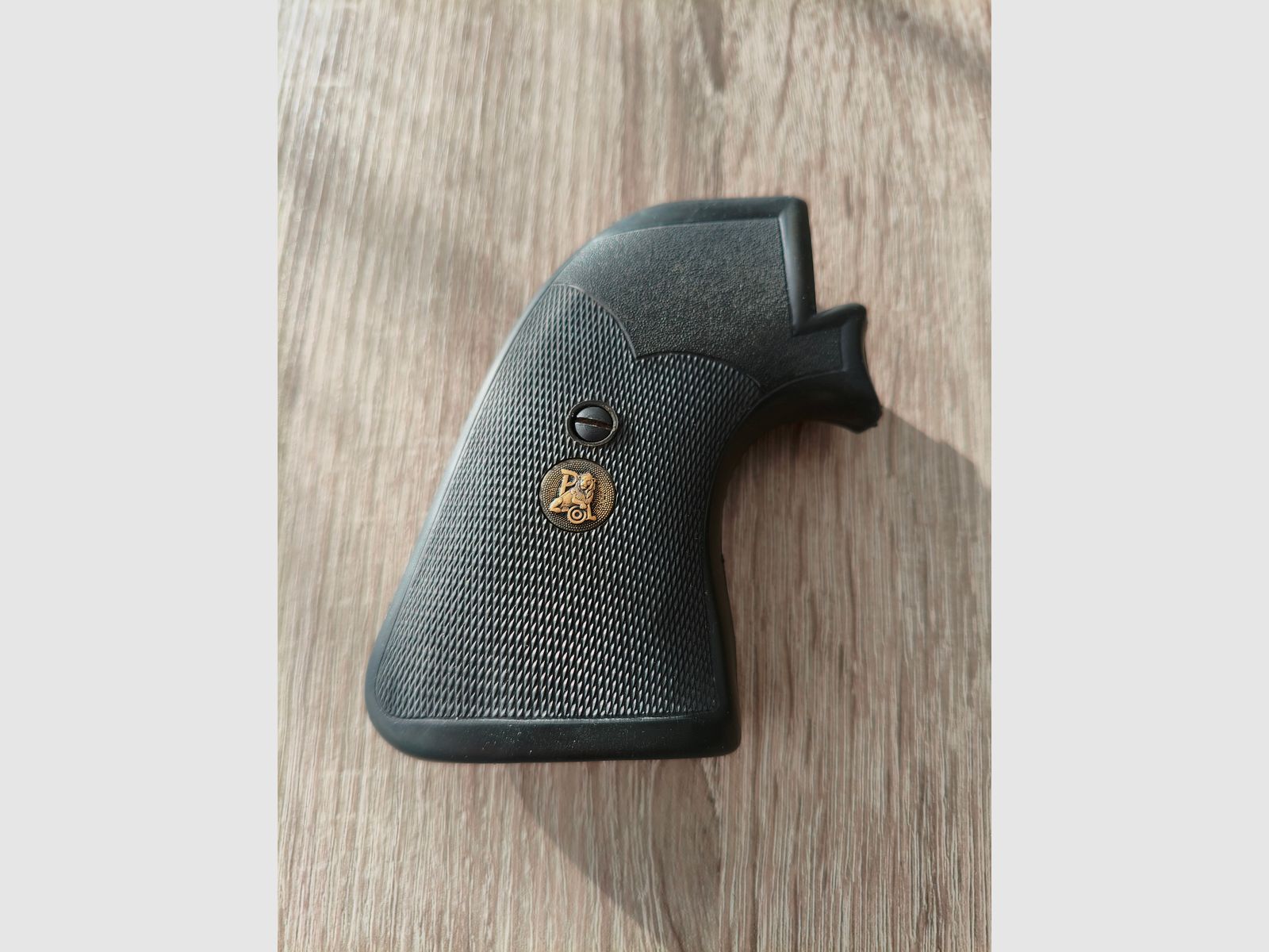 Freedom Arms FA83 Pachmayr Grip