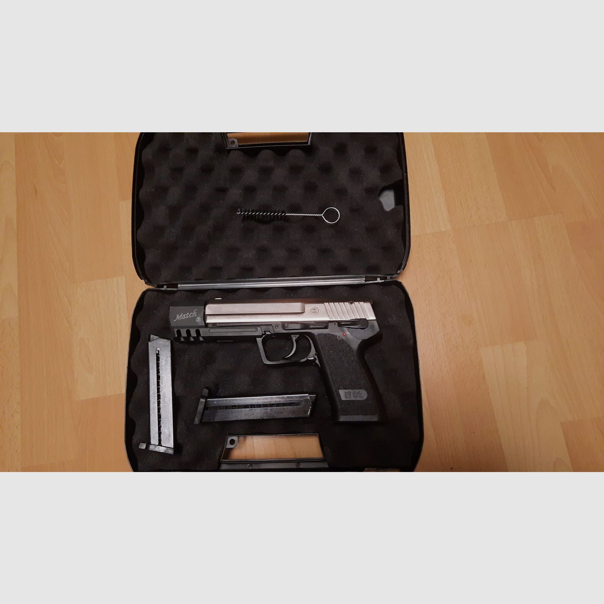Röhm RG96 Match Nickel Schreckschuss Pistole Kal. 9mm P.A.K. mit 1 extra Magazin