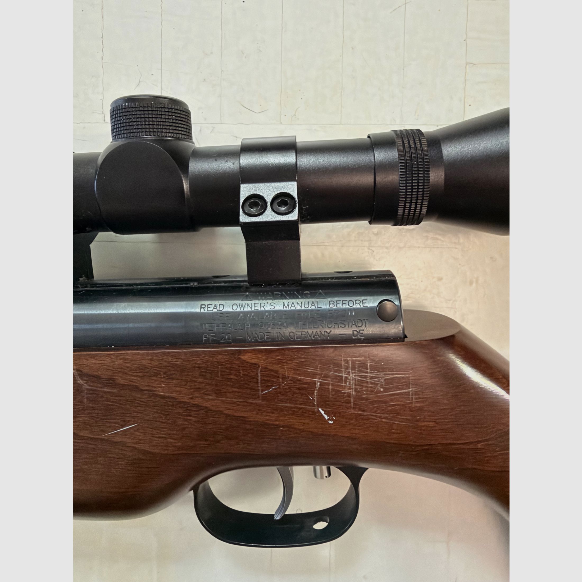 Weihrauch HW 35 K 4,5 mm / .177 – Walther 4x32 ZF + Schalldämpfer, Bild 2 von 5