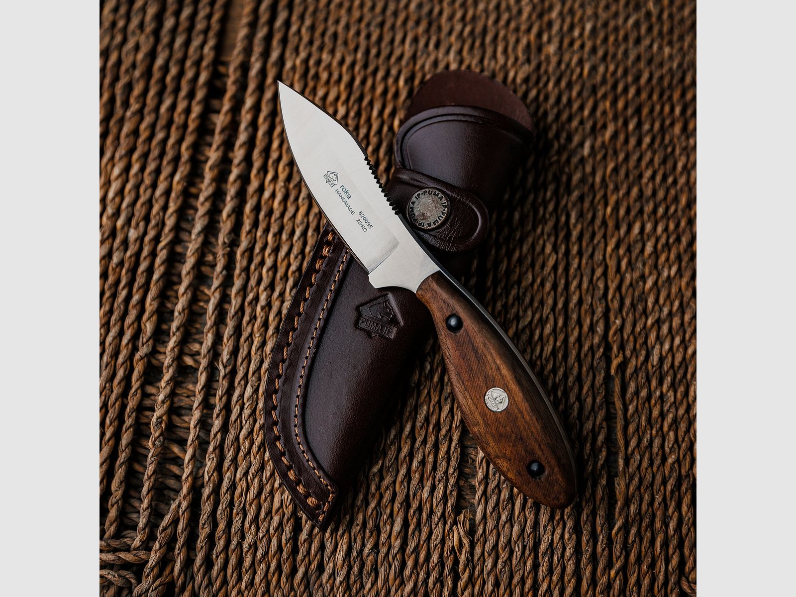 PUMA IP roka, Walnussholz