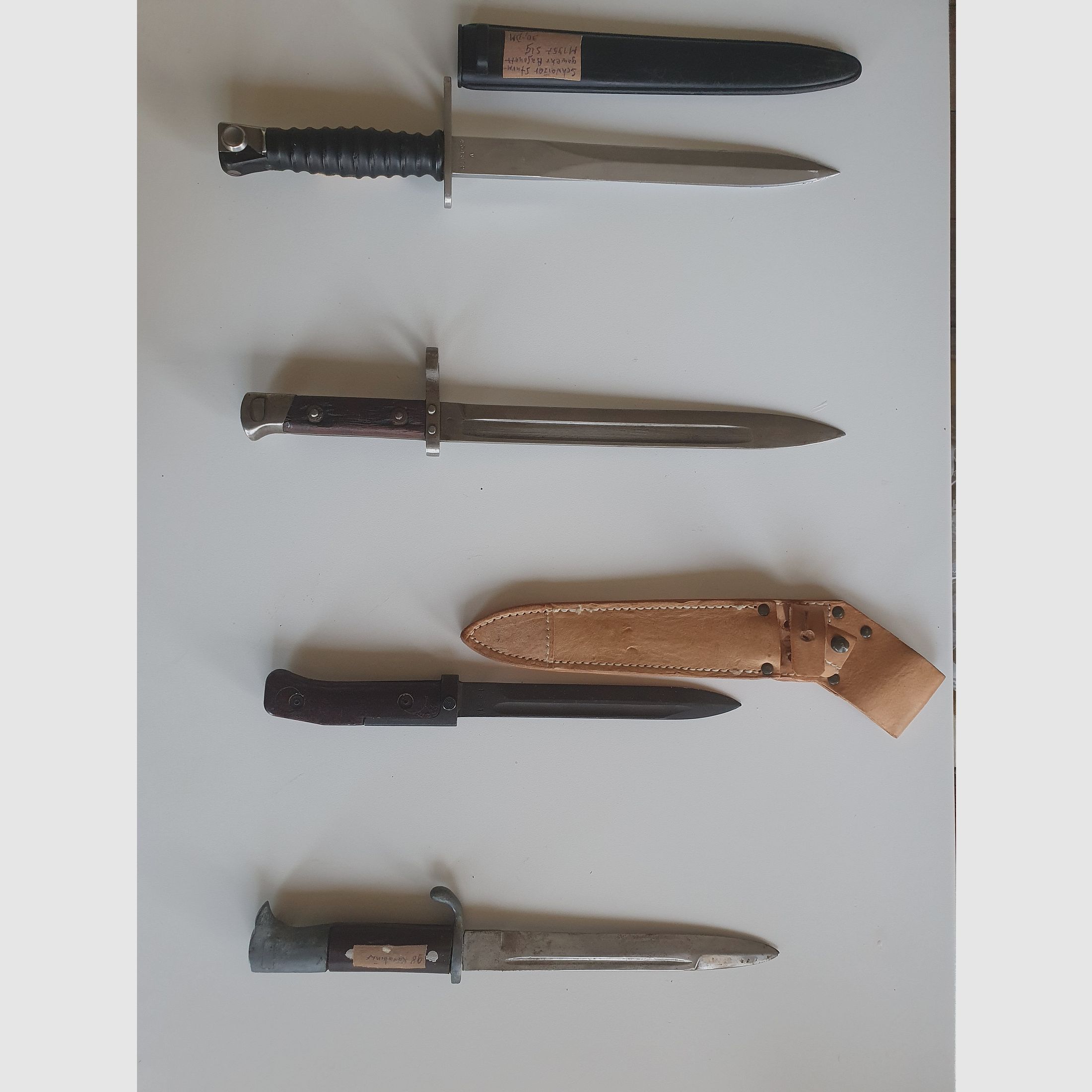 Te koop oude bajonetten