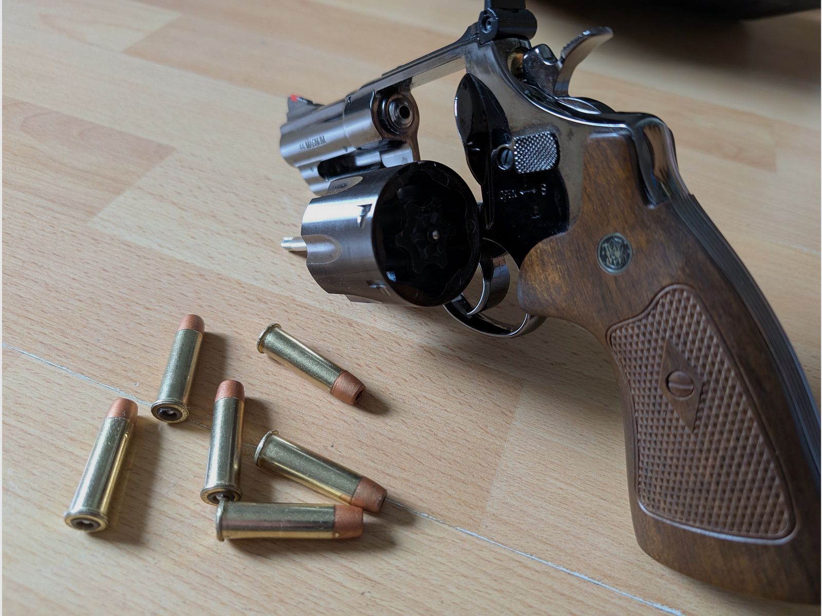 Smith & Wesson M 29 Revolver/  44 Magnum  CO 2 /  4,5 mm BB - Vrij vanaf 18