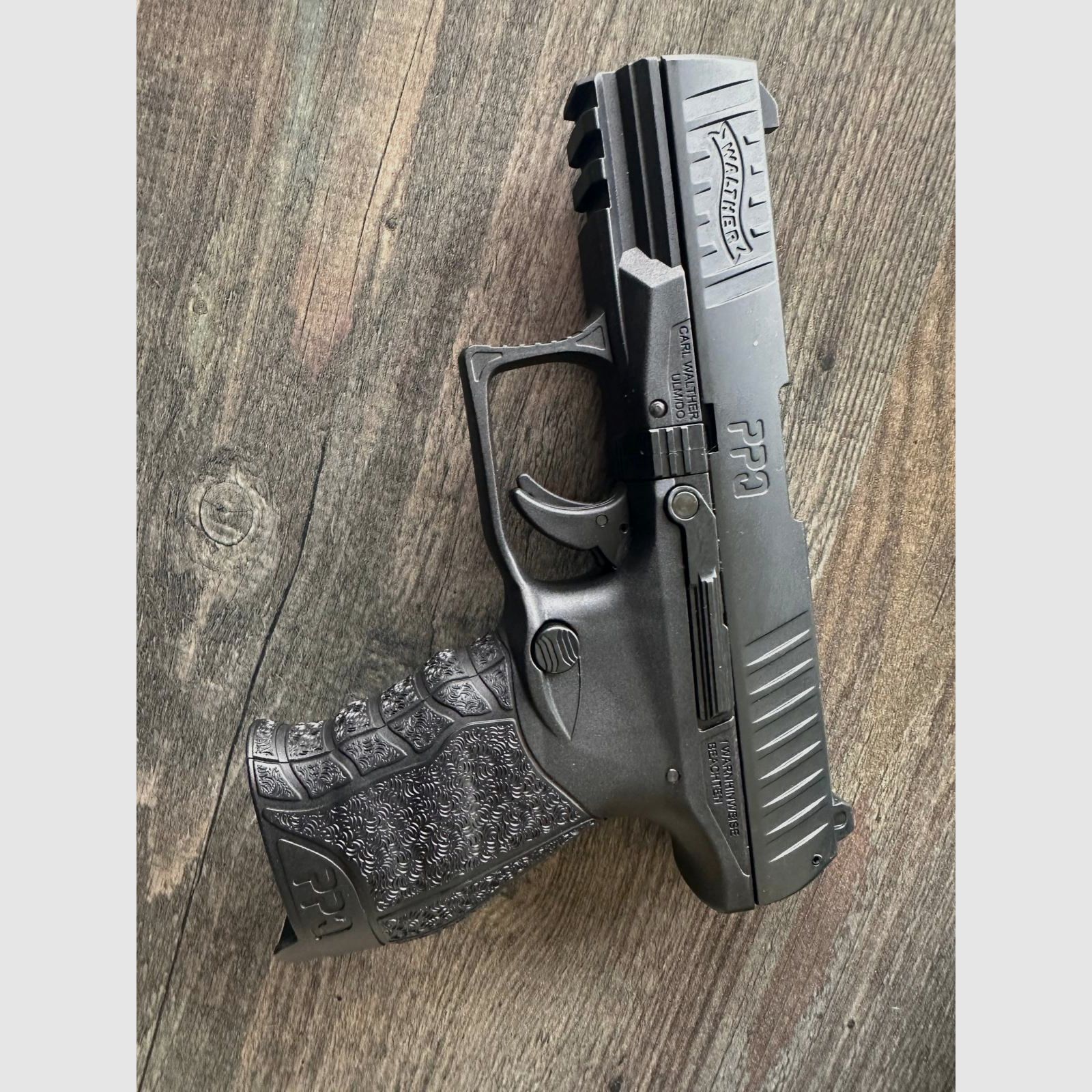 🔥 Walther PPQ Schreckschuss 9mm P.A.K. – PTB 958 – neuwertig – inkl. Koffer & 1 Magazine