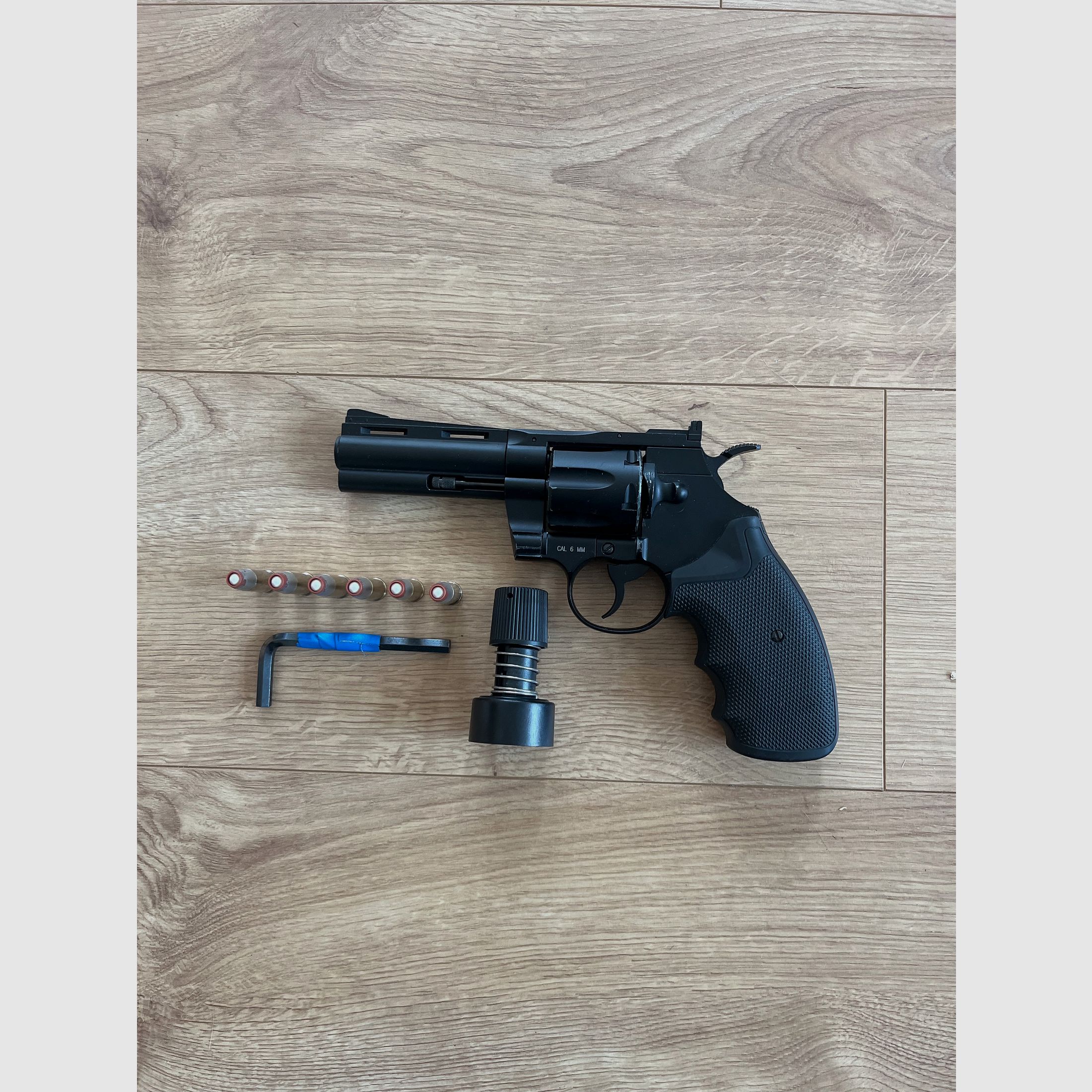 KWC .357 Python 4 inch Revolver Full Metal CO2 6mm