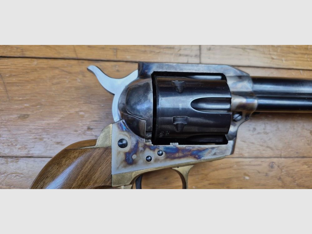 SAA 1873 von Ubert in 44-40 / 44 WCF – „Mod American Carbine“ – Ästhetischer Zustand gut (ohne Oxidation) Mechanischer Zustand einwandfrei – Aber Korn „bearbeitet“ – Wird für Teile verkauft, obwohl im aktuellen Zustand verwendbar!, Bild 16 von 19
