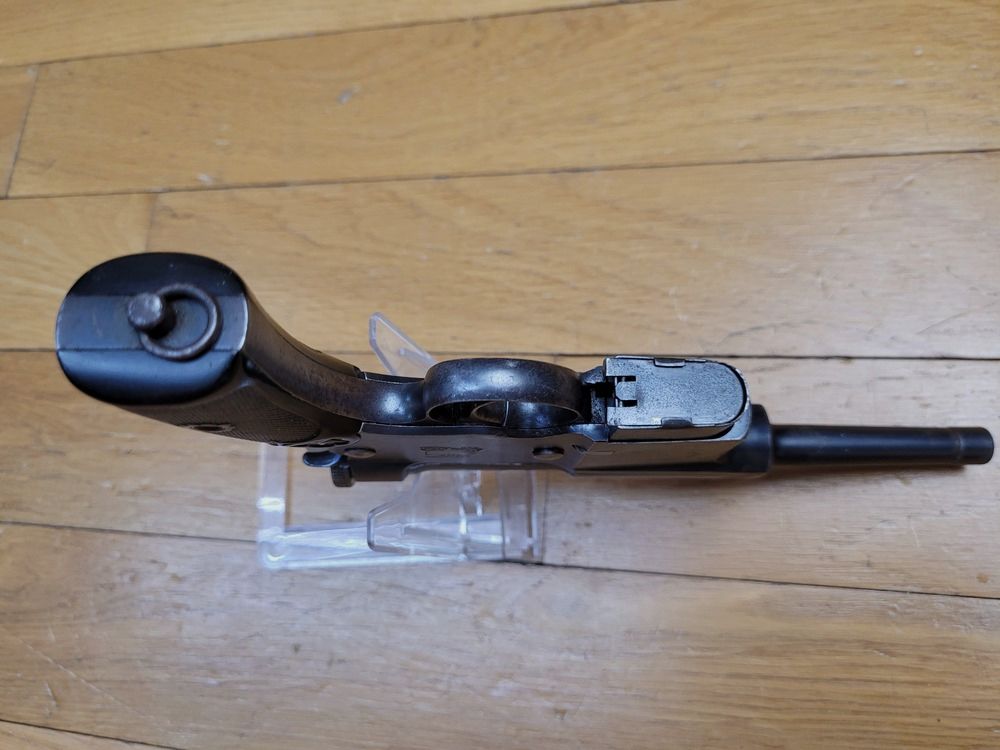 Rarissimes Pistol Charola Modell 1897 – Selbstladepistole im Kaliber 7mm Clément, auch Teuf Teuf genannt – Die seltenste Variante des Charola y Anuita – Weniger als 700 Exemplare – Abnehmbares Magazin und originale Bakelit-Griffschalen – Erste spanische Automatikpistole – Picareske Reduktion des legendären C96 – Außergewöhnliches Stück Geschichte in Kategorie D – Allgemein in sehr gutem Zustand!, Bild 8 von 22