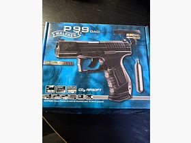 Walther p99 DAO co2 airsoft top condition lots of accessories