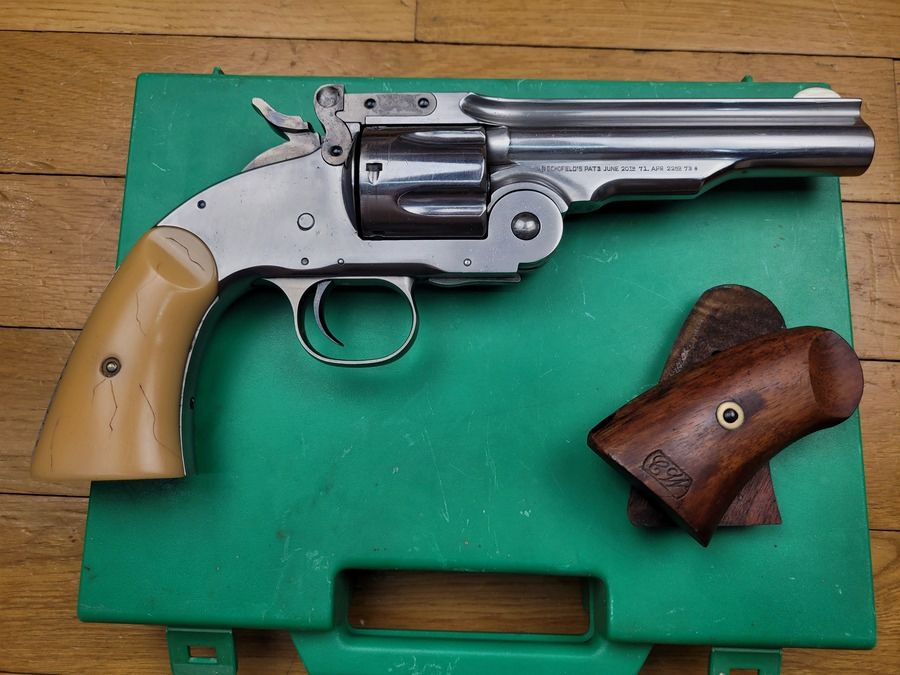 Sehr schöner Revolver Smith&Wesson Schofield – Kal. 45 Long Colt – Herstellung Uberti, 5 Zoll kipplaufender Lauf – Spiegelpolitur – 2 Paar Griffschalen – sehr gute Mechanik – Exzellentes Stück in TBE!, Bild 1 von 20