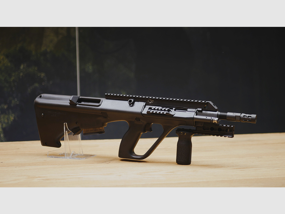 Steyr AUG A3 SA Police / .223 Rem / LL 382mm / Steyr UMS QL Dämpfer / Abzugstuning / Corvus Defensio