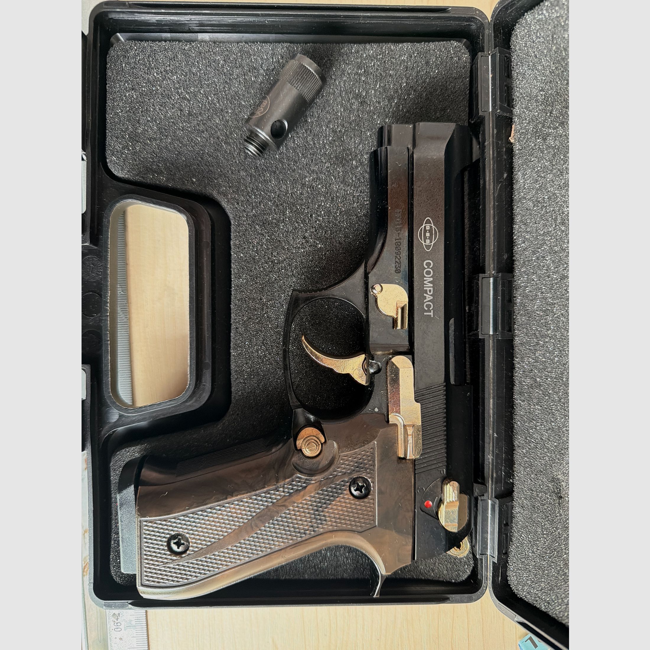 EKOL Compact Schwarz Gold