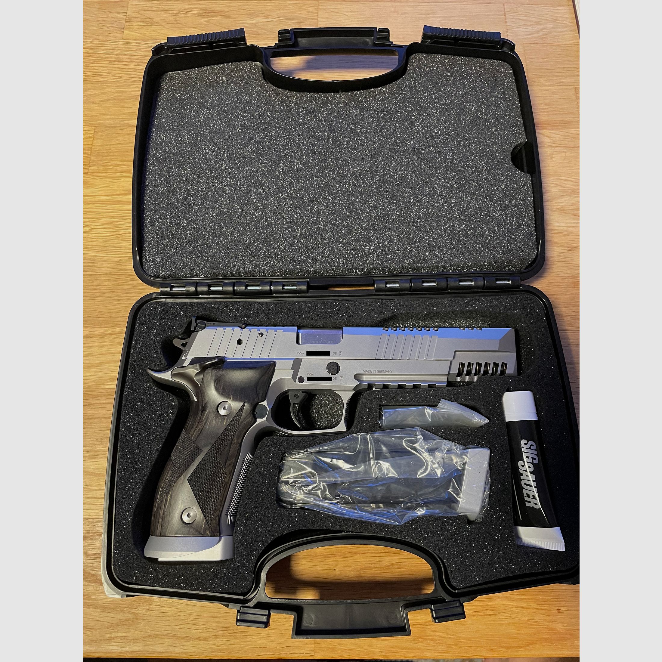 SIG SAUER P226 X-SIX SKELETON 9MM LUGER