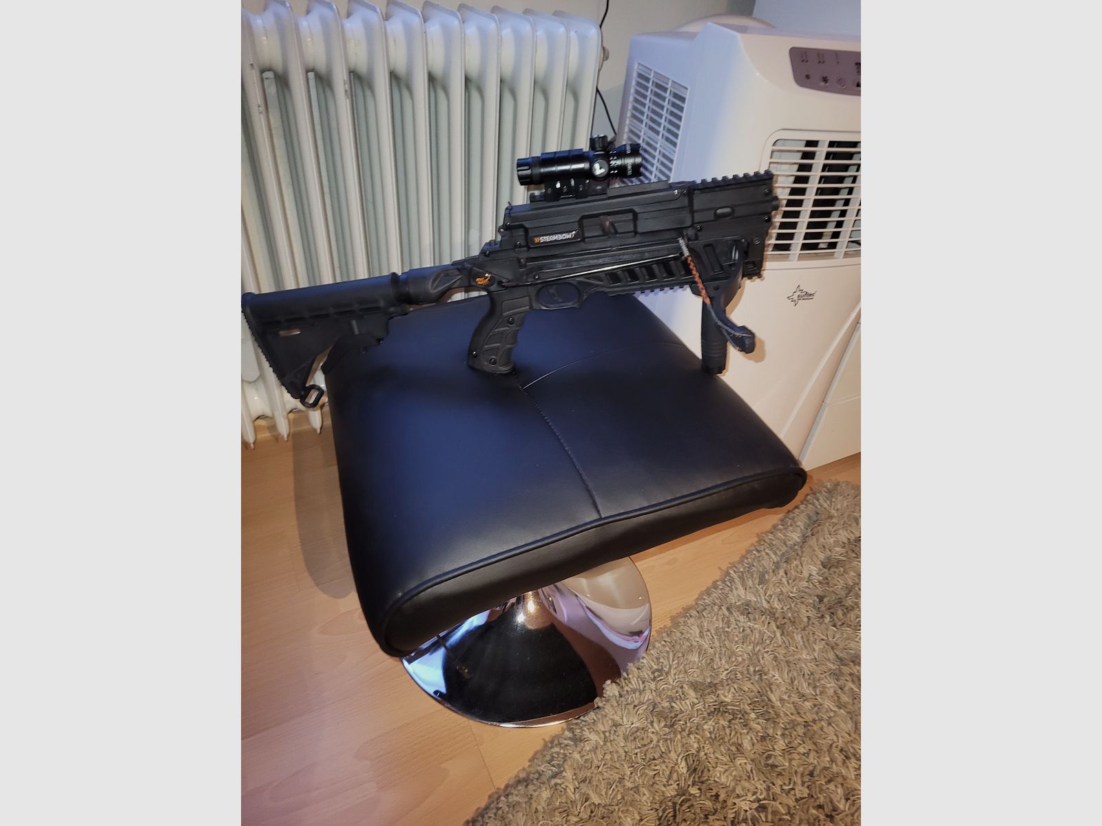 AR-6 Stinger 2 Tactical con muchos accesorios como nuevo