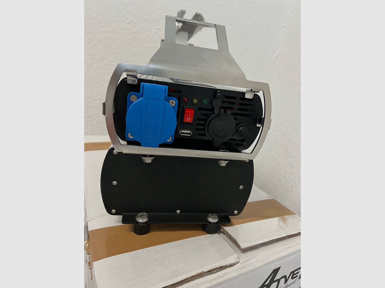 AXSOL ARVEY A-Serie 1000 A1 Batterie de secours 230 V appareil de base, y compris batterie LiFePO4 de 20 Ah et poignée