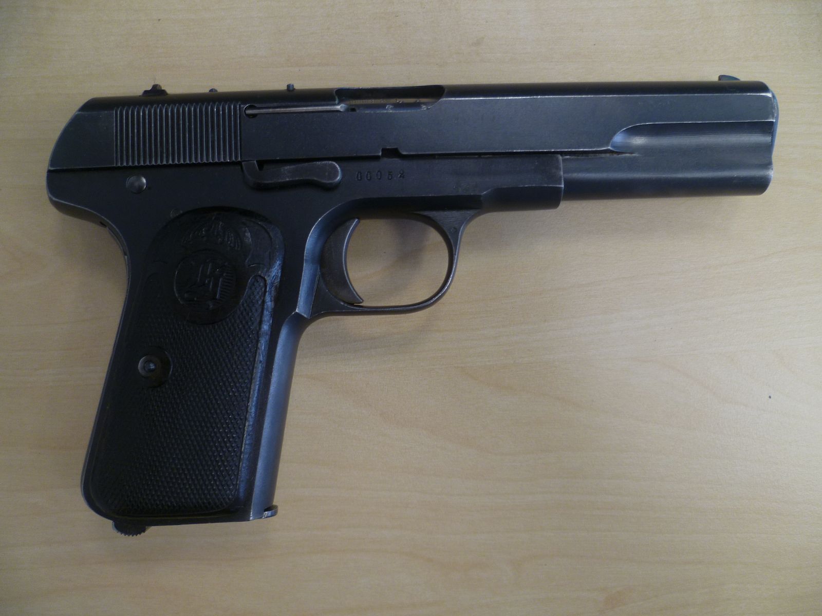 Pistole Husqvarna M 07  -  9mm Browning Long