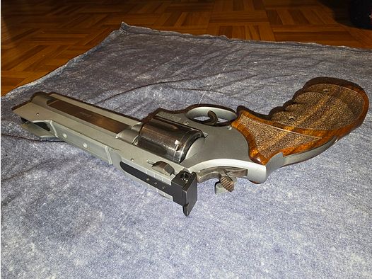 Smith & Wesson 686 mod.4 Target Champion ombouw, 357Mag/38Special 1650€ VHB