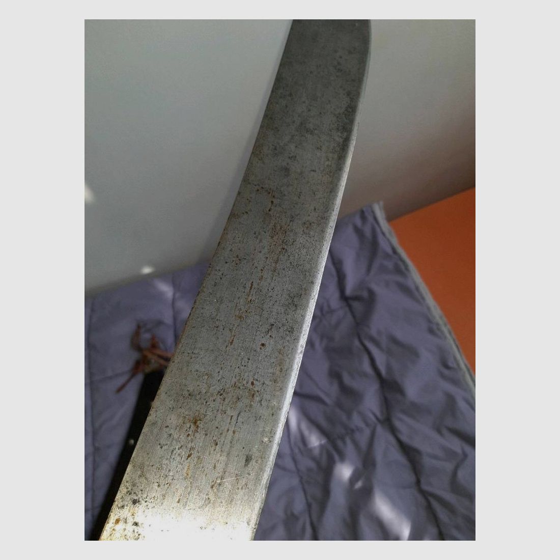 SCHEUNENFUND, eine über 40 Jahre alte MACHETE mit Hersteller Gravur 