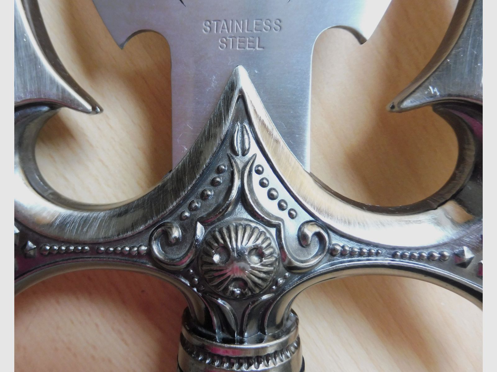 Spada dell'Oscurità" / "Sword of Darkness" replica? Artista fantasy Kit Rae Kilgorin / "La storia delle spade degli Antichi"?