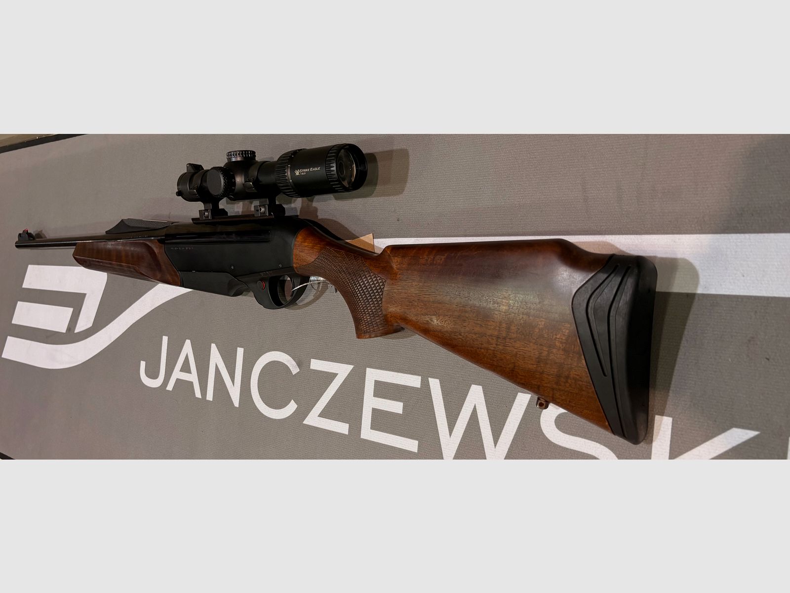 Carabine semi-automatique Benelli Argo en .300 Win. Mag., année 2016, fabriquée en Italie #K6/2026 avec lunette de battue Vortex Strike Eagle 1-8x24, image 6 sur 6